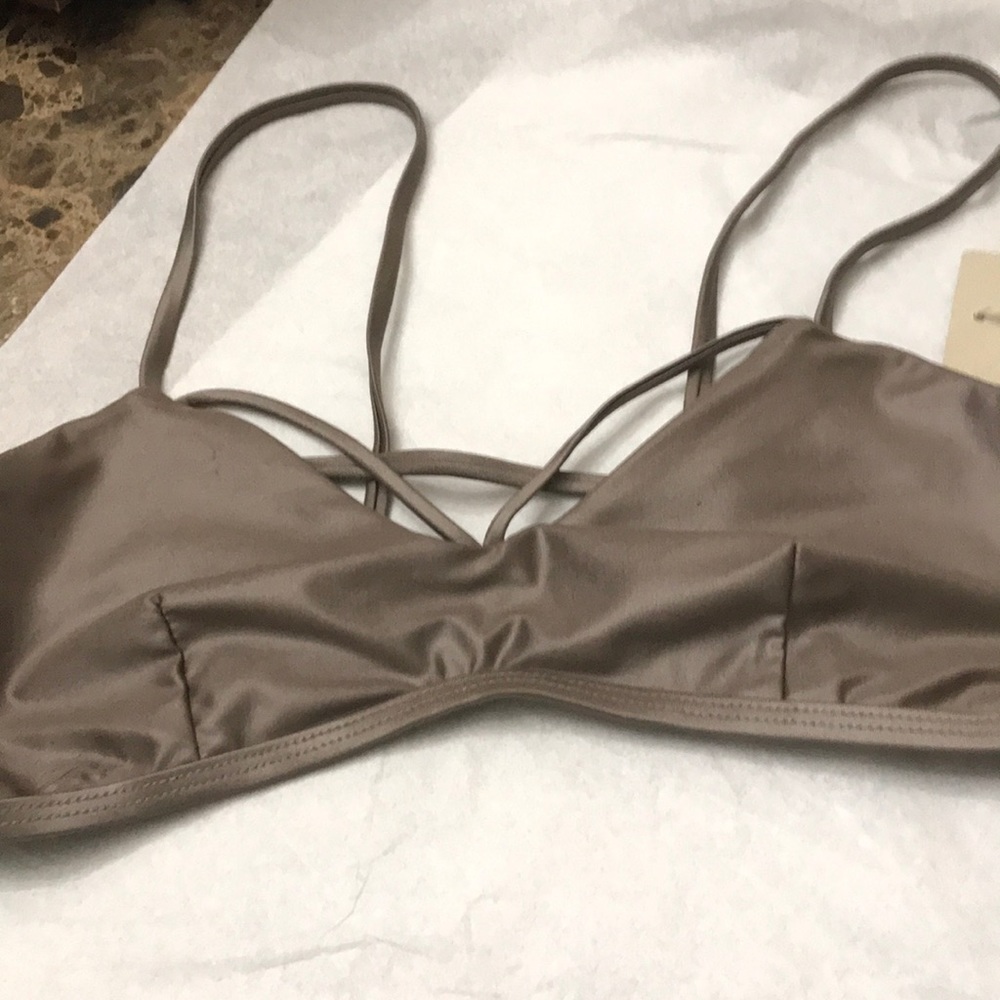 Bikini - Picture 4 of 8